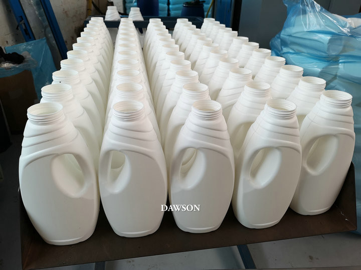 Машина жидкостной бутылки прачечной HDPE высокоскоростная дуя формируя