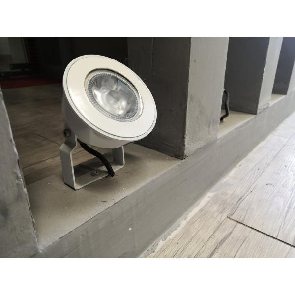 Outdoor 3W/5W/6W/9W/12W/18W/24W LED Spike Garden Light with 15000 Hours Lifespan