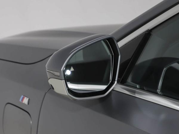 2025 BMW I5 Luxury Electric Cars Bonne performance xDrive Longue portée 651KM Fast Charging EV Nouveau modèle de berline avec toit ensoleillé BMW Série 5