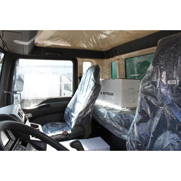 CNHTC 4*2 Wheel Drive Type Green Small Cargo Truck For Mail And Pacel Transportation