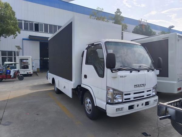 Japanese Brand Isuzu Mobile Led Truck Advertising P3 P4 P5 Small LED Mobile Led Display Trailer