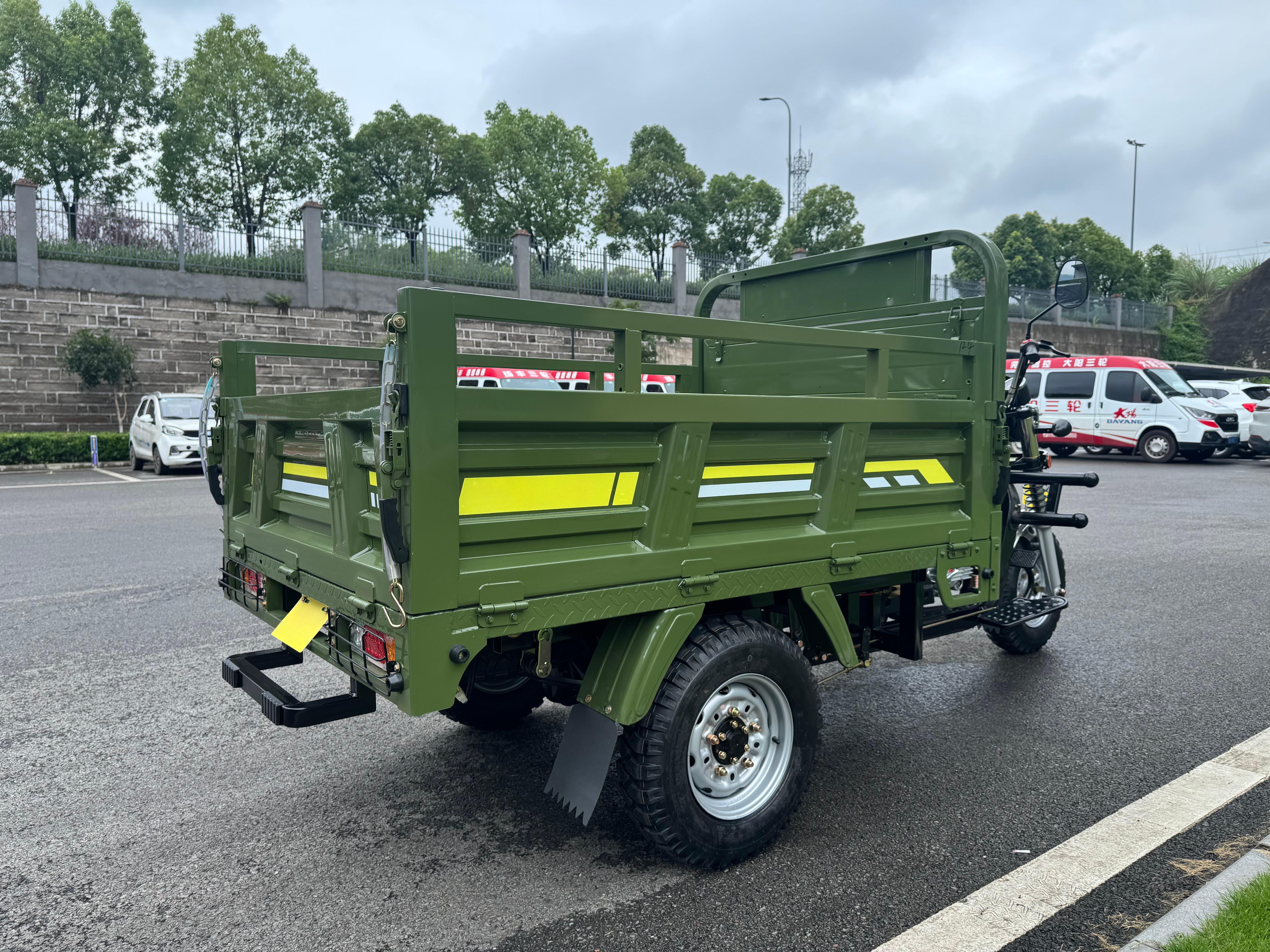 Gasoline 175cc Air-Cooled Dual-Headlight Cargo Tricycle Three Wheeler Inner-Floating Small Booster Rear Axle With 800kg Load Capacity And Economic Fuel Consumption