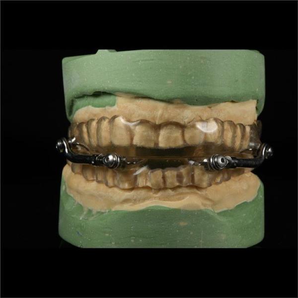 Flexible Non Snoring Mouthpiece Devices With Adjustable Straps