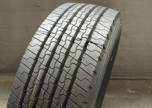 255/70R22.5 Size Low Profile Tires 17.5 - 22.5 Inch Diameter Large Load Capacity