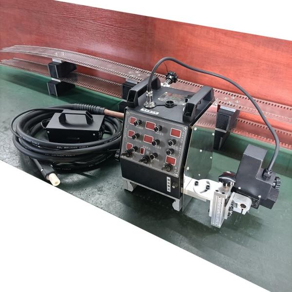 Máquina de soldadura de circunferência e costura vertical de 3500w de capacidade nominal para construção de tanques de óleo