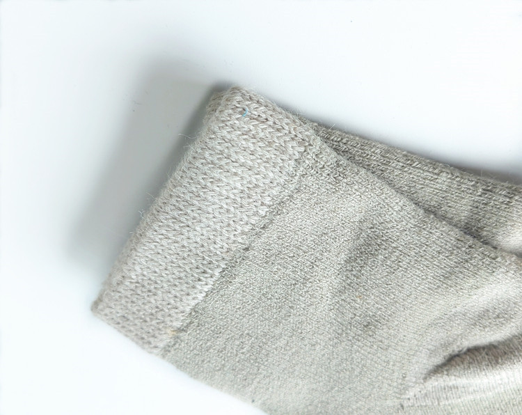 Mens womens warm thick knitted wool sports socks designed for winter season daily life casual wear and biking activities