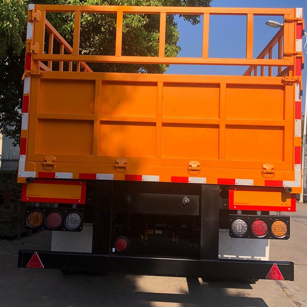 Semi-Trailers with T700/Q345 Steel Main Beam 60 Years of CIMC HUAJUN Dependability