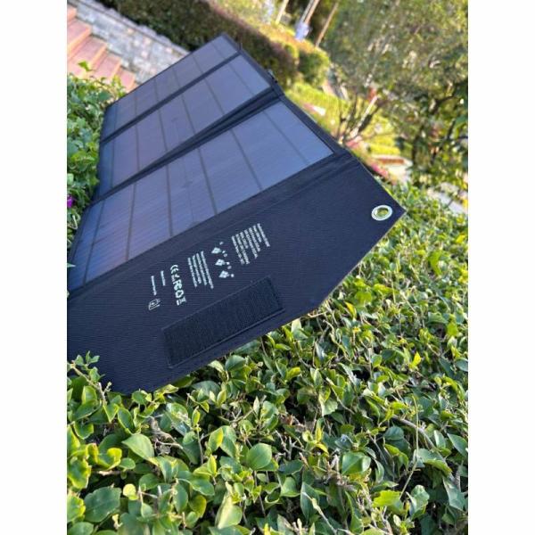 5V 3400 Mah USB Output Solar Folding Bag for On-the-Go Charging in 6-8 Hours Charging Time