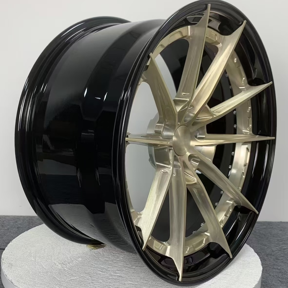 High Quality Lightweight 1-Piece Monoblock Forged 23 Inch 4x114.3  Passenger Car Wheels & Tires for Tesla Model 3 Model Y