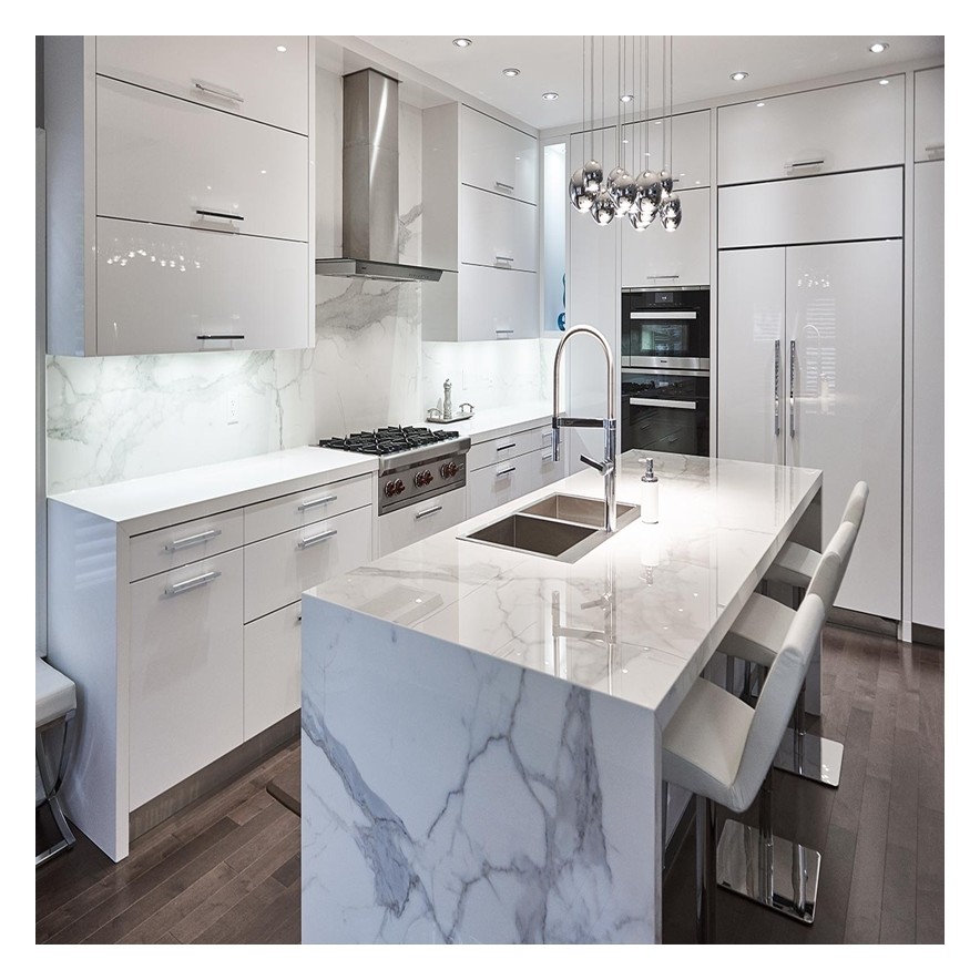 Modern Style High Gloss Lacquer Finish Kitchen Cabinets with Plywood Carcase Material