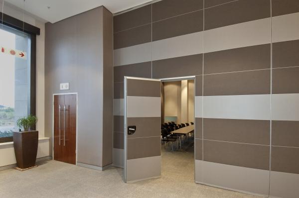Fazendo isolamento sonoro a parede dobrável que desliza o painel da separação da porta de dobradura com porta de acesso
