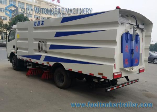 4 by 2 Street Cleaning Truck Road Sweeper Truck With CY4102-CE4F Engine