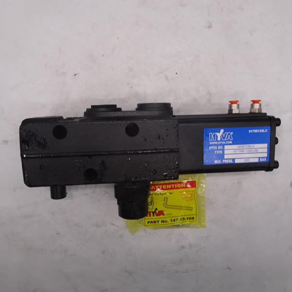 01798125LC Original Hydraulic distribution valve 14767125LC For SHACMAN selector valve lift valve HT-TNK-1220-250