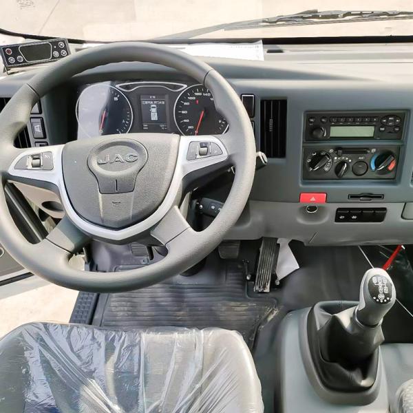High Capacity Refrigerated Truck Gross Vehicle Weight ≤5T for 6 Tons of Goods Vegetables Fruits Seafood and Frozen Trucks