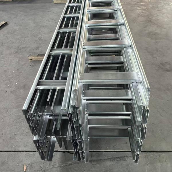 Alta resistencia a la corrosión bandeja de cable galvanizado exterior montado en la pared montado en el suelo