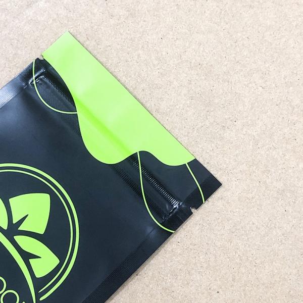 Emballages certifiés résistants aux enfants disponibles en sacs debout et posés avec une variété de films et de structures