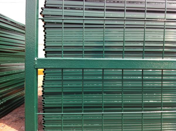 Hot sale low price galvanized Canada temporary fence (High quality and high security)