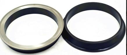 205-30-00160 Komatsu Floating Oil Seal For Excavator , Bulldozer  , Tractor