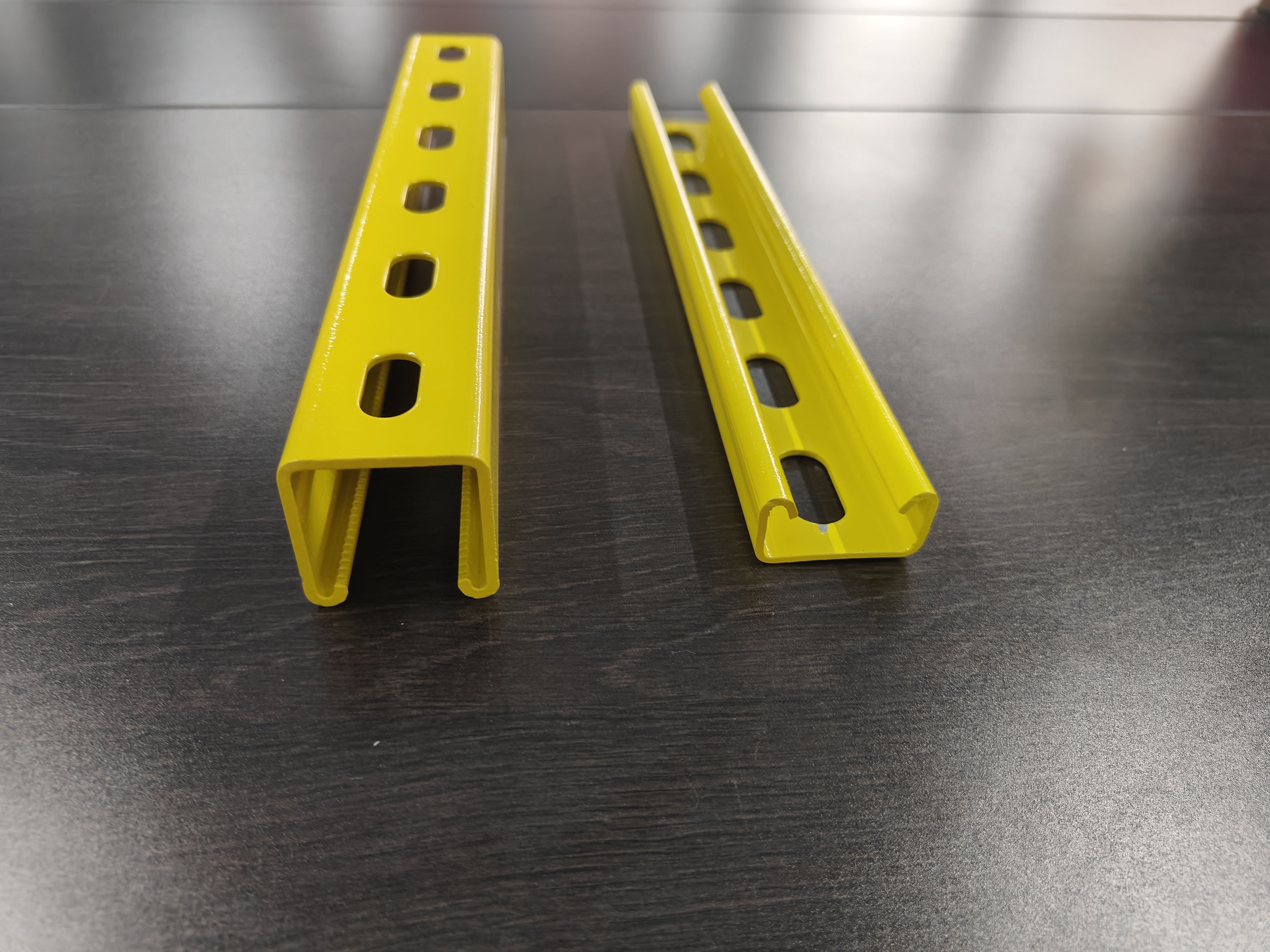 Durable Carbon Steel Yellow Powder Coated C Strut Channel with Smooth Surface and Anti Rust Properties for Construction