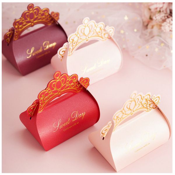 Fantastic Wedding Favor Box Set European Castle Laser Cut Design Crown Top Packaging Luxe Les boîtes cadeaux de bonbons haut de gamme