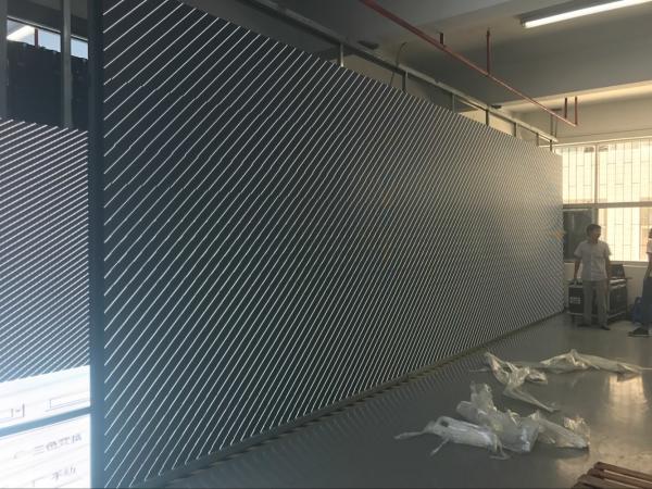 Armário de FrameWith 640mm do ferro da tela de exposição do diodo emissor de luz da propaganda P10 exterior