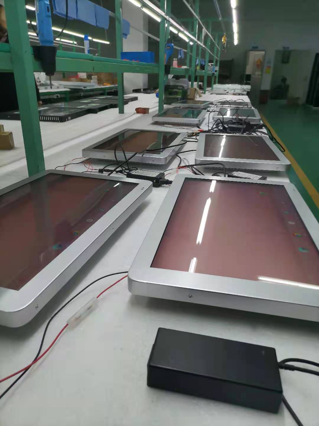 Стена установила 21,5 экран рекламы автобуса дюйма TFT LCD