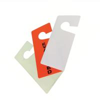 Étiquettes de verrouillage de sécurité en plastique personnalisables pour une utilisation intérieure et extérieure