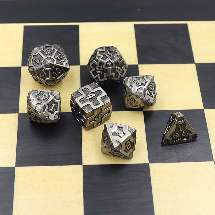 Zinc Alloy Metal Dice Set with Customized Logo and 16-22mm Size for DND Games