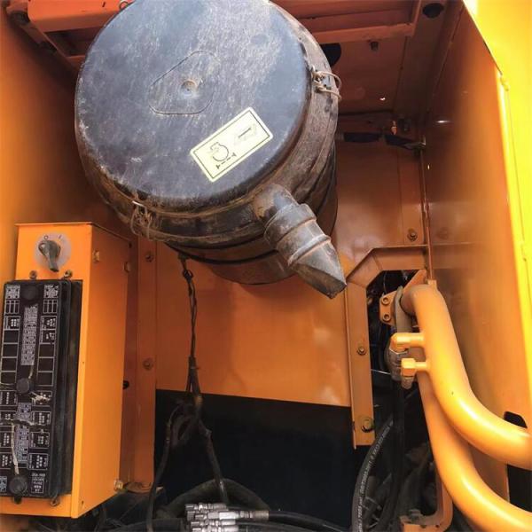 En bon état, importation japonaise. Excavatrice utilisée.