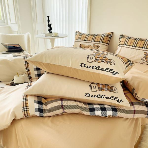 Luxury Lattice Bear Fashion Design Duvet Cover Bed Sheets Set for Children and Adults