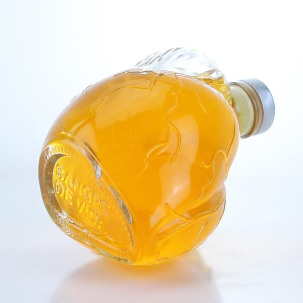 Clear or Customized Heart Shape Glass Liquor Bottle for Beverage Whisky Vodka Brandy