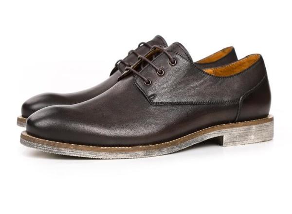 Deslizamento confortável nos preguiçosos dos sapatos de ginástica ocasionais, sapatas do barco dos homens para o inverno