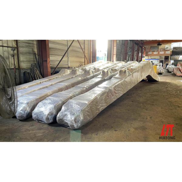 Заграждение и рука ковша экскаватора длинной достигаемости выдвинутые