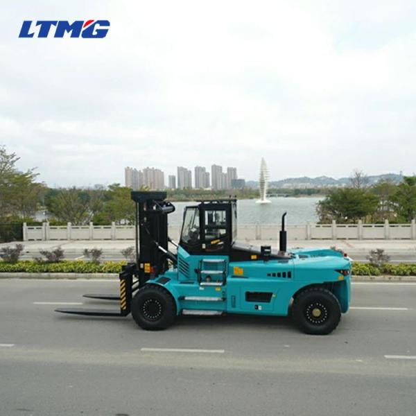 900mm Load Center 30 Ton Forklift , Container Big Forklift Trucks For Airports