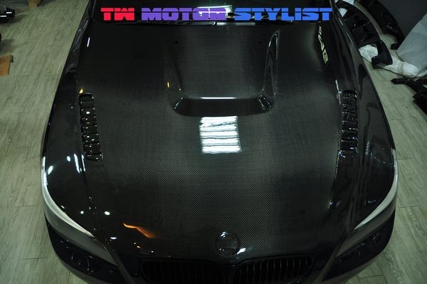 Клобук волокна углерода BMW E60 TMS исключительный полный