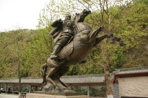 Bronze Great Man Riding Horse Statue Bronze Man & Horse Sculpture