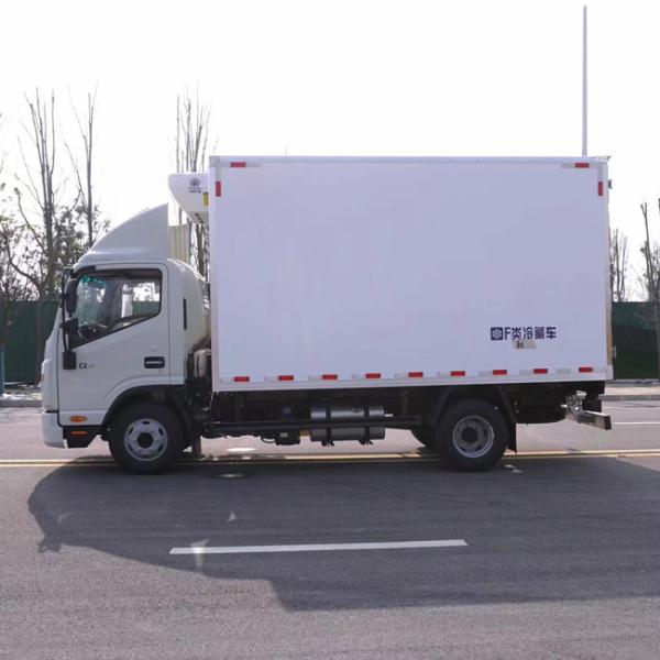 4x2 JAC 4.2M 5 Tons Refrigerator Trucks  Freezer Van Refrigerator Truck Wagon for Sales
