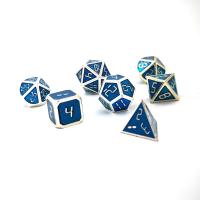 テーブルの上のゲームやDnDゲーム 金属のダイスセット 販売 ナイキル 石灰色の青色