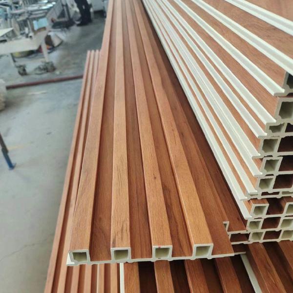 Фильм прокатал внутренний аттестованный SGS INTERTEK панели стены 15mm WPC