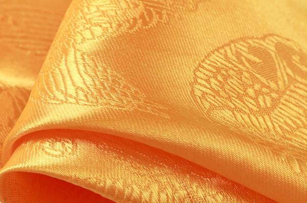 O poliéster Jacqard 100% teceu a tela 165gsm para o vestido formal e o Chenogsam da forma