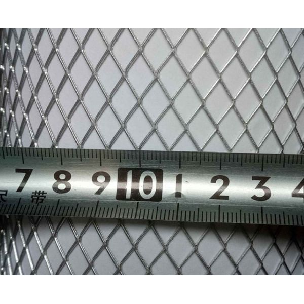 Hot Dip Galvanized Steel Sheets Small Holes Expanded Metal Mesh Rolls