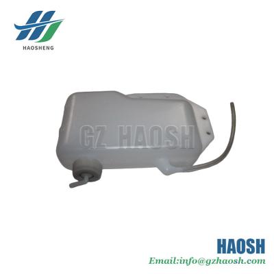 8-97205136-0 Tanque de sobrecarga do radiador 8972051360 Adequado para ISUZU NKR77 NKR55 4KH1