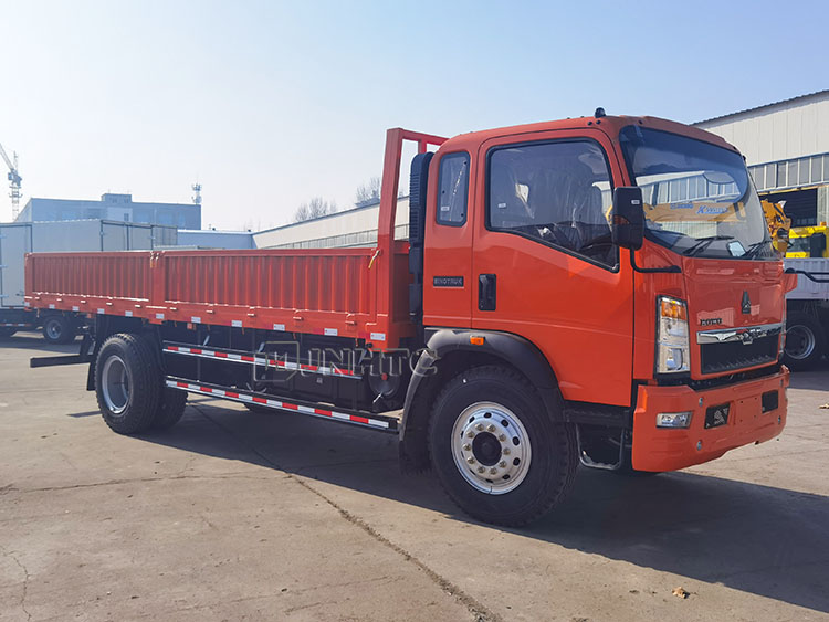 Горячая продажа HOWO грузовые грузовики 4X2 6 колес 8-10Тн свет правого привода с кондиционером