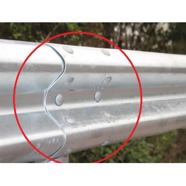 La barandilla de la carretera emperna la CLASE de acero 8,8 del HDG M16 de carbono