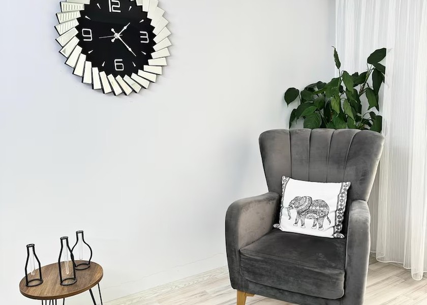 Silver Mirror Wall Clock 50CM 69CM Noiseless Timepiece for Upscale Homes