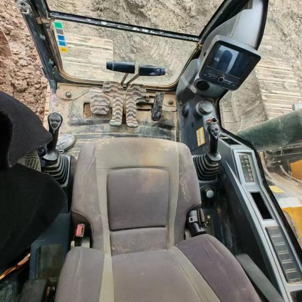 Excavatrice HYUNDAI d'occasion à usage intensif Hyundai 220 Digger d'occasion 114KW 2000 tr/min