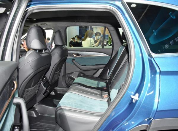 Grandes SUV 4WD Carros a gasolina Configuração de luxo Top Class Monjaro Geely Factory