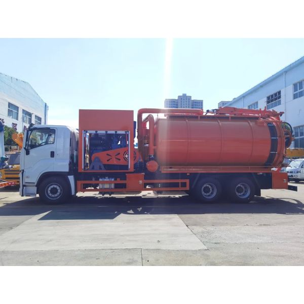 Isuzu 15 Cubic Meter Vacuum Suction Truck, Pipeline Flushing Truck, Sludge Pumping Truck, Factory Price for Sale