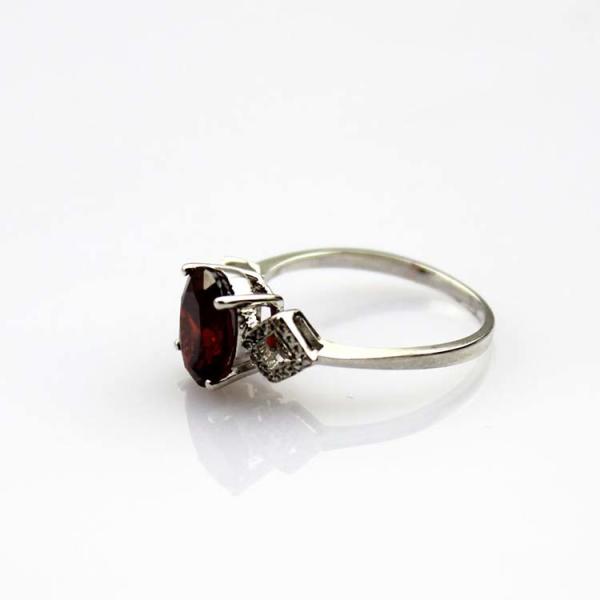 Fashion 925 Silver 7mmx9mm Oval Garnet Ring with  Cubic Zirconia(R257)