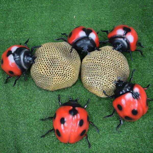 La mariquita animatrónica impermeable con sensor infrarrojo para parques